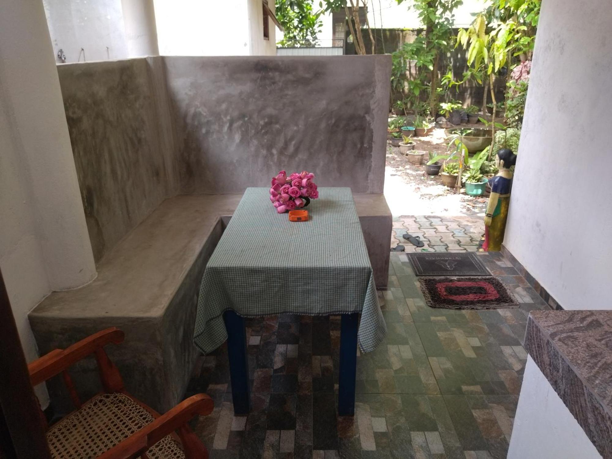 Mango Villa 703 Hikkaduwa Oda fotoğraf
